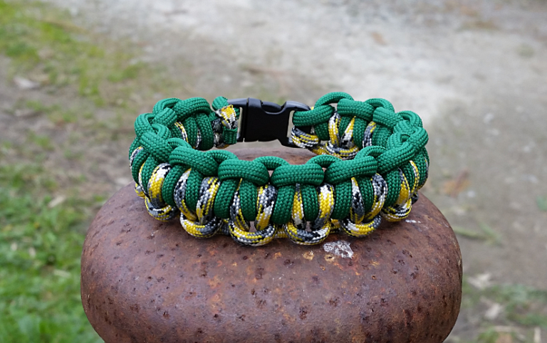 Paracord Braiding: DIY Instructions + Basic Paracord Projects