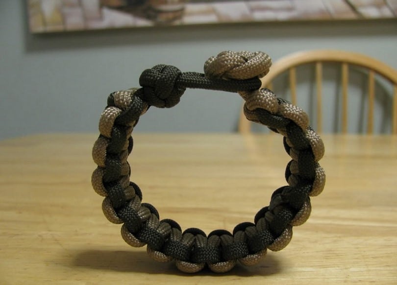 How to Make Paracord Bracelet With or Without Buckle