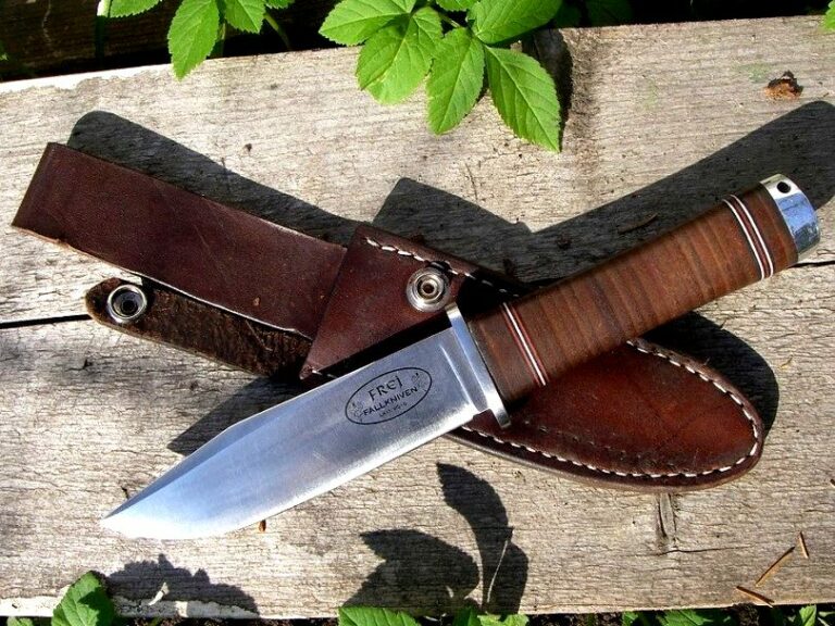 Best Camping Knife Types of Blades, Buying Decision & Top Reviews