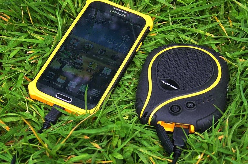 Choosing The Best Power Bank Charger Charge UP!