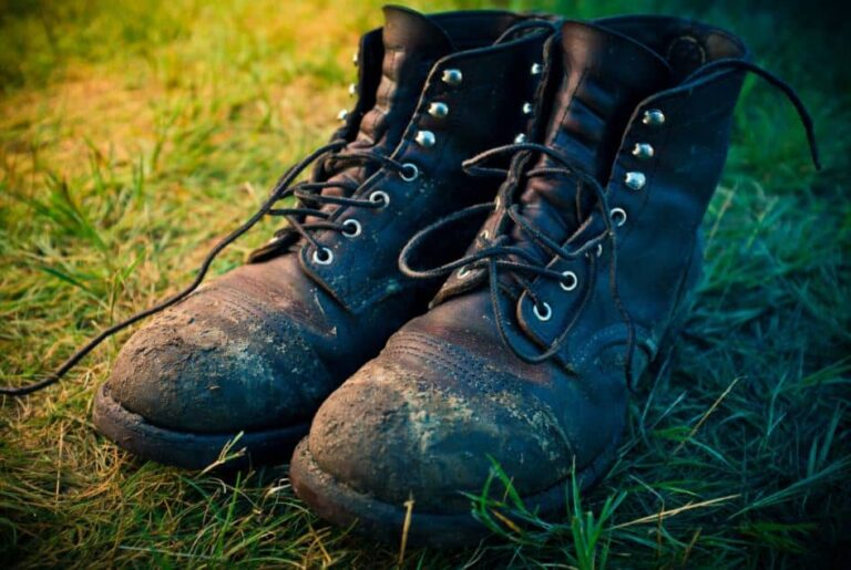 washing hiking boots
