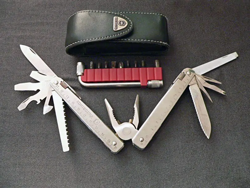 Multi-tool knife