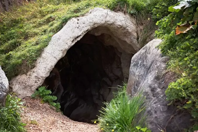 Rocky Wall Shelter