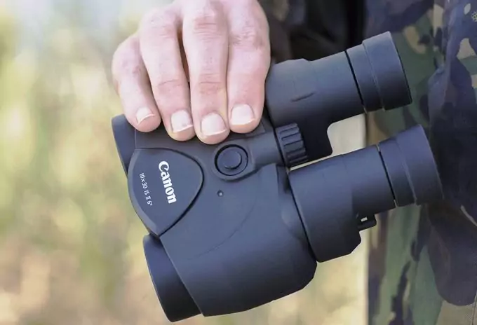 Canon 10x30 IS Ultra-Compact Binoculars