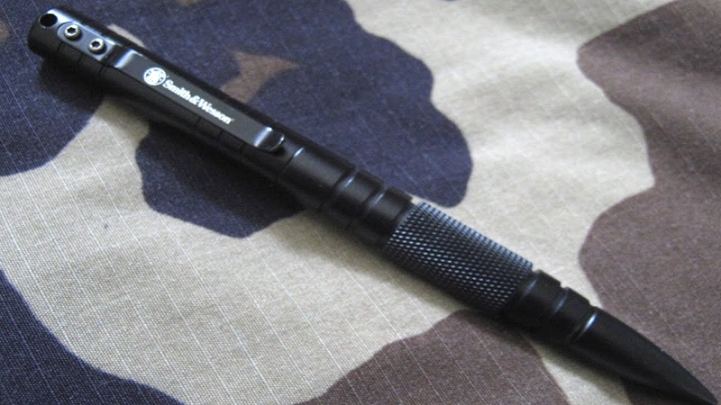 Smith and Wesson Military and Police tactical pen