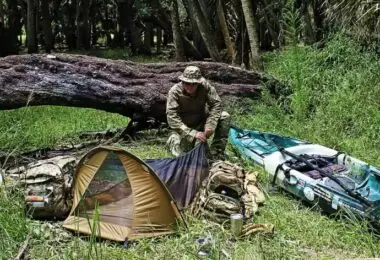 Bug out kayaks tent