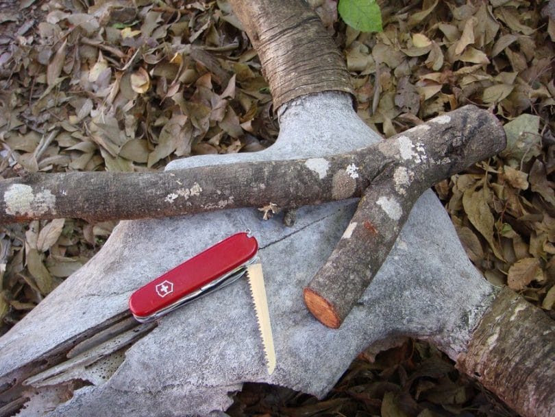 Buying or making bushcraft tools