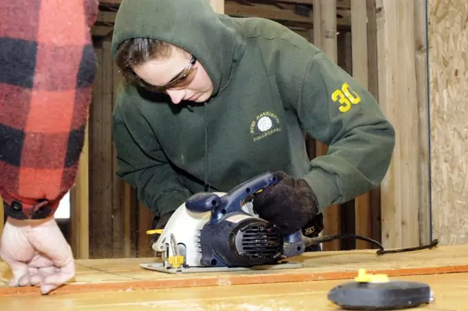 Cutting with Circular Saw