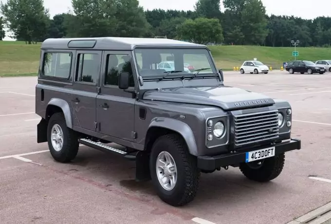 Land Rover Defender