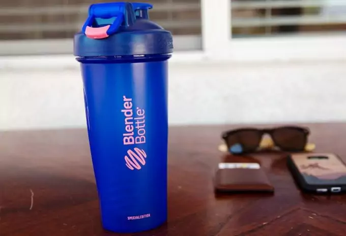 BlenderBottle Classic