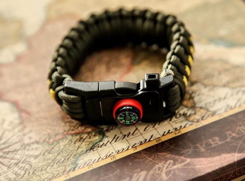 Holtzman’s Gorilla Survival High Quality 550 Paracord Survival Kit Bracelet