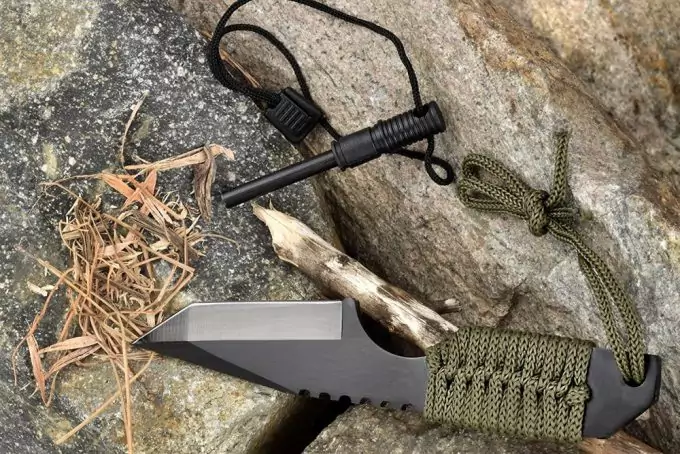 SE KHK6320 Outdoor Tanto Knife With Fire Starter